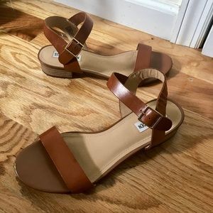 Steve Madden flat sandals